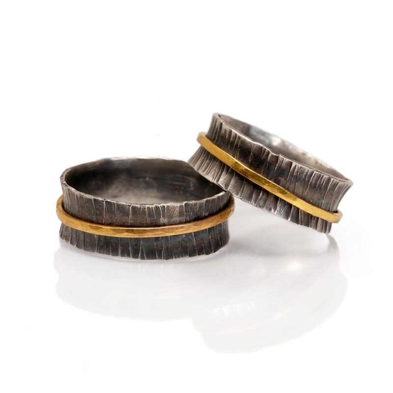 Alianzas de plata de ley y anillo interior de oro 22k