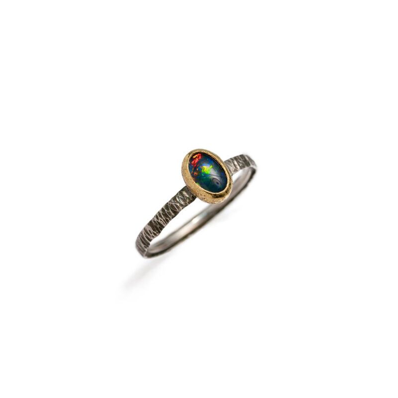 Anillo apilable opalo negro 5x7mm plata y oro 02