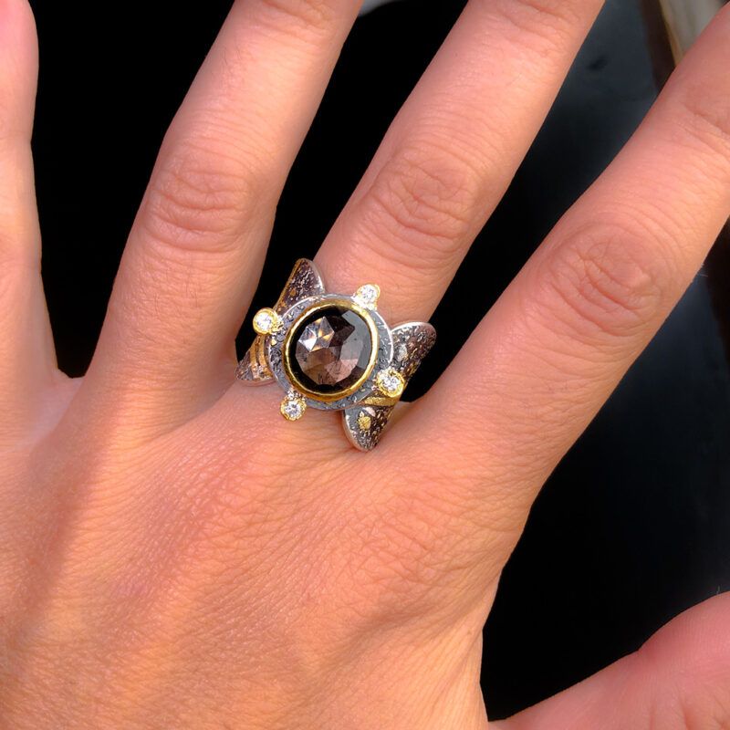 Saphir- und Diamantring aus Sterlingsilber und 22k Gold 04