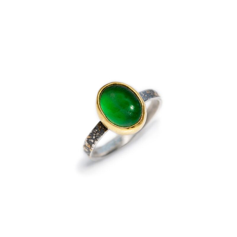 Anillo apilable de jade plata y oro 22k